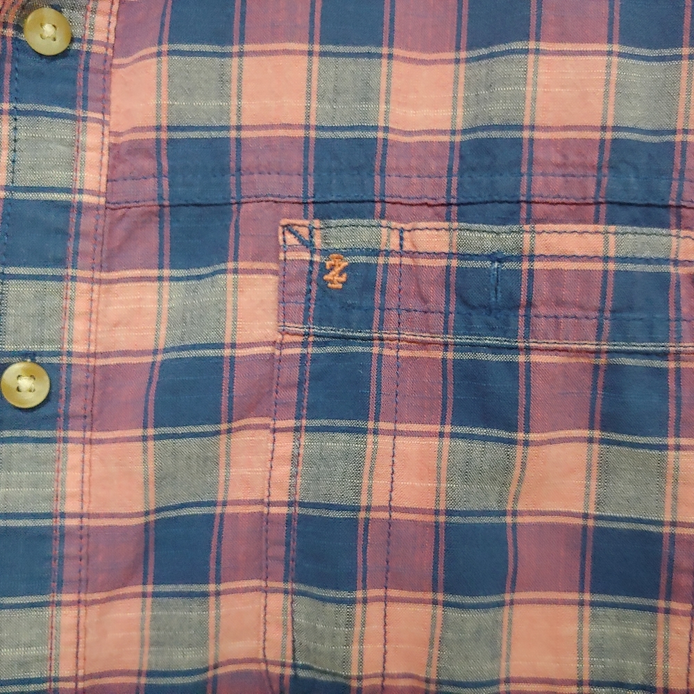 IZOD Saltwater.  Pink Plaid Short Sleeve Shirt.  size Large - Picture 6 of 7